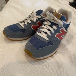 New Balance 696 shoes